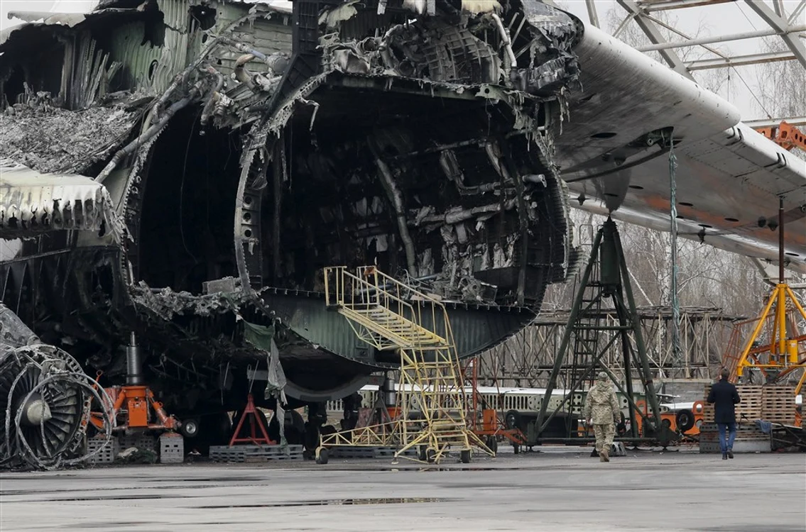 Antonov lucrează la reconstrucția avionului gigantic Mryia FOTO EPA-EFE