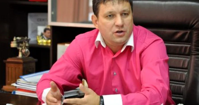 Potrivit prefectului Ion Mîţu, singura problemă apărută este refuzul unora de a declara CNP-ul