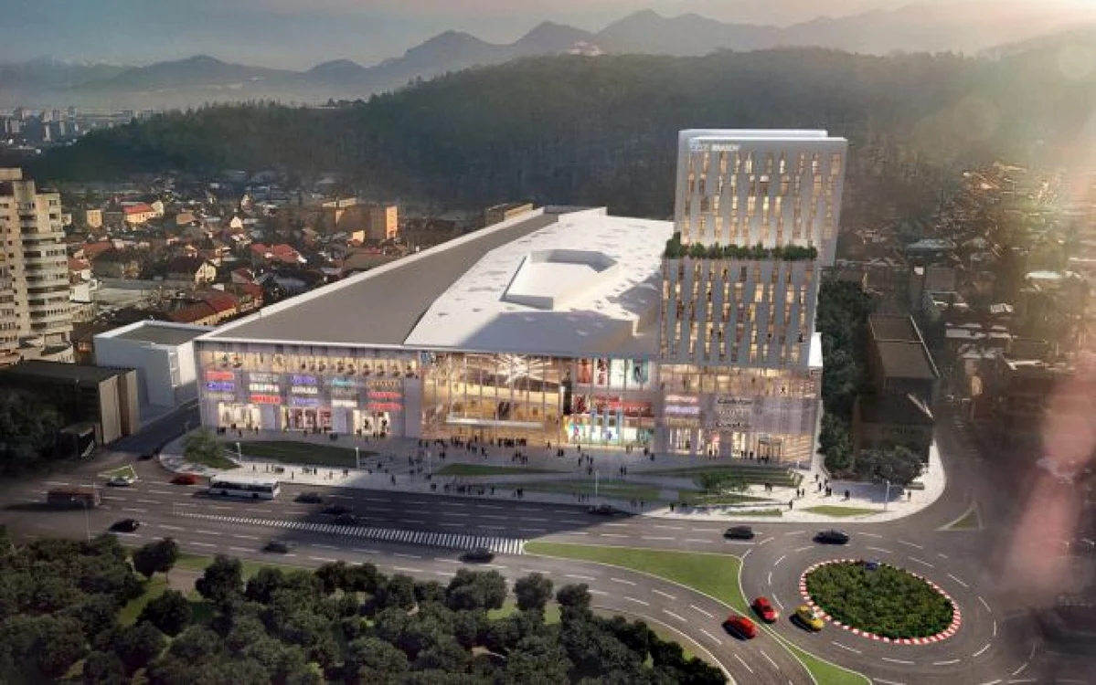 Piatra de temelie a noului mall a fost pusă în septembrie 2017 după doi ani în care terenul a fost pregătit şi s-au obţinut toate autorizaţiile necesare. Foto: Arhivă