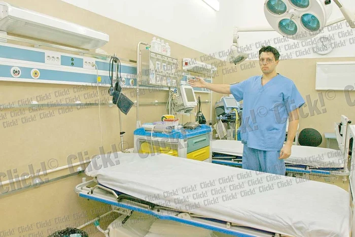 La inaugurare, unul dintre angajaţii spitalului a prezentat secţia ATI (Fotografii: Click!)