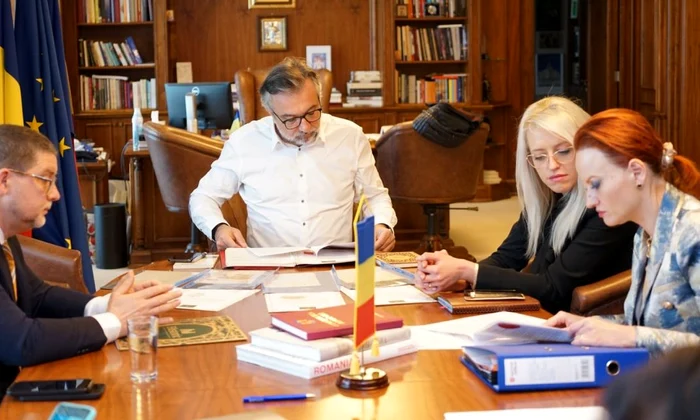 Cinci manuscrise aparținând lui Emil Cioran și Mircea Eliade, achiziționate de Ministerul Culturii jpeg