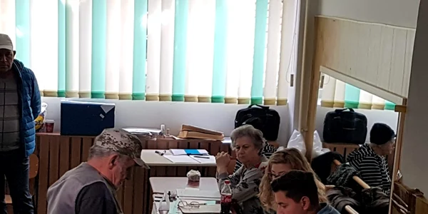 Sectie de votare FOTO Călin Gavrilaş