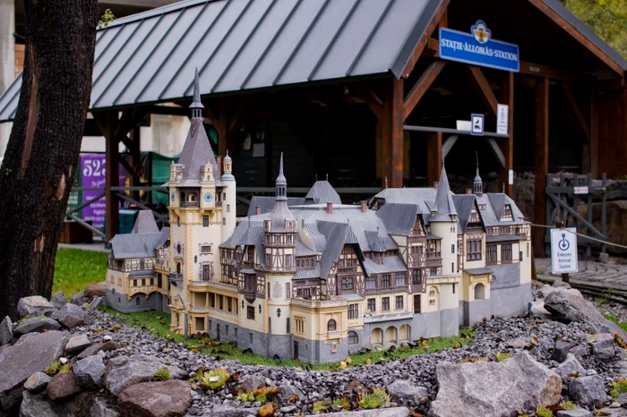 Castelul Peleș în miniatură / foto: Tiberiu Irimia