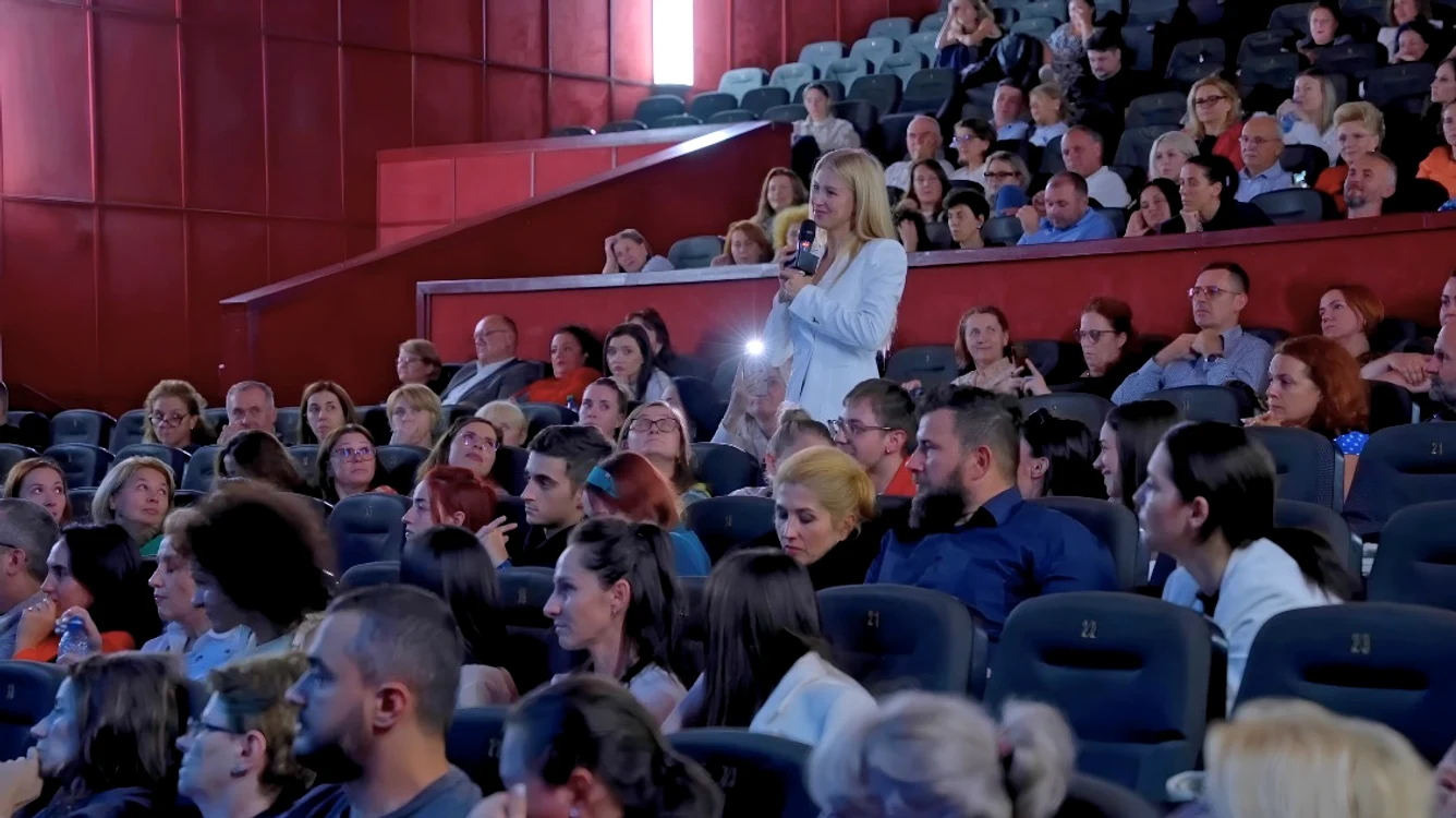 Andreea Bălan, față în față cu psihologul Menis Yousry 