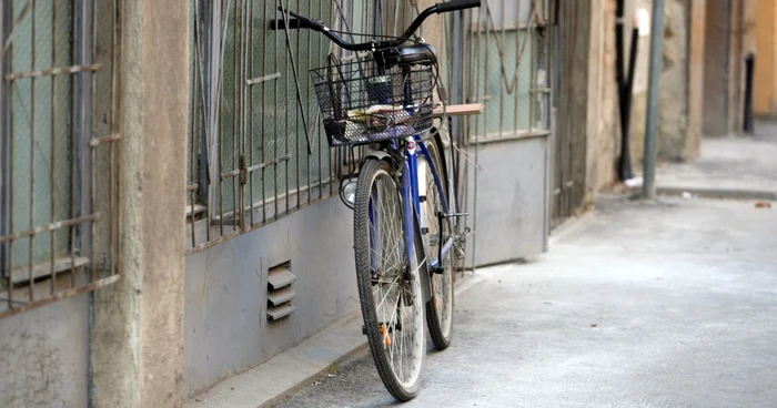 Bărbatul a uitat unde a lăsat bicicleta şi a spus că i-a fost furată