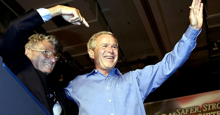 George W. Bush, în timpul campaniei electorale din 2004