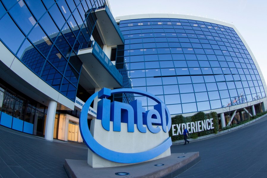 Intel ar putea fi „salvată” din colaps. Cine vrea să preia acțiunile companiei, după concedierile masive