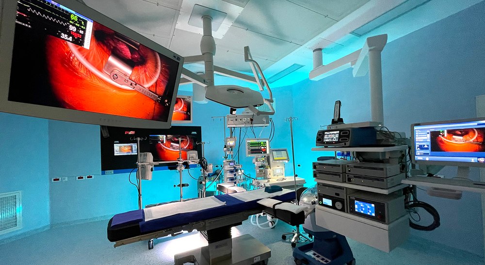 Inteligența artificială, utilizată în chirurgia cardiovasculară minim invazivă, în premieră pentru România