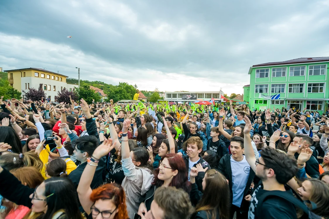 Luni, 11 septembrie, începe noul an școlar Foto: Ghibstock