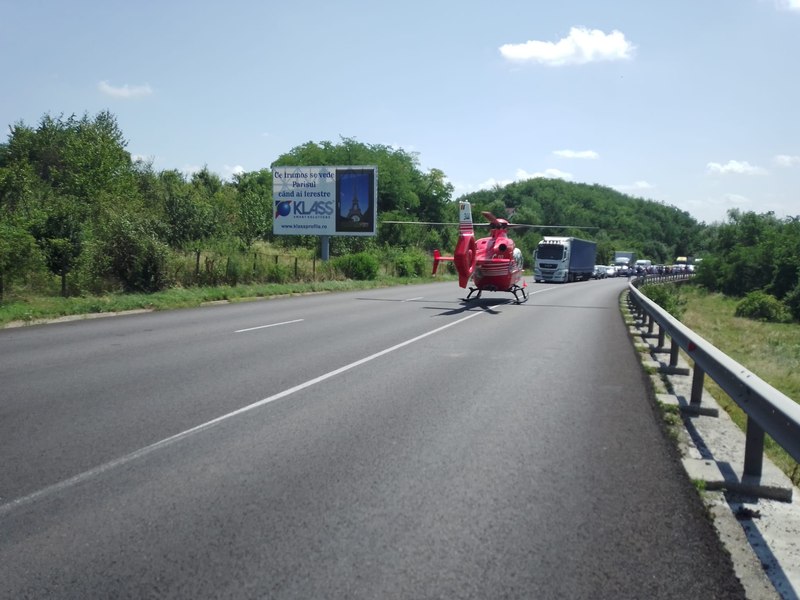 Trafic blocat între Vâlcea și Argeș, pe DN7. Elicopter SMURD pentru o bulgăroaică însărcinată VIDEO