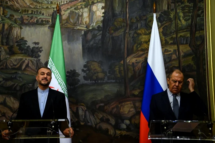 Hossein Amir-Abdollahian (stânga) într-o conferință de presă cu omologul său rus FOTO EPA-EFE