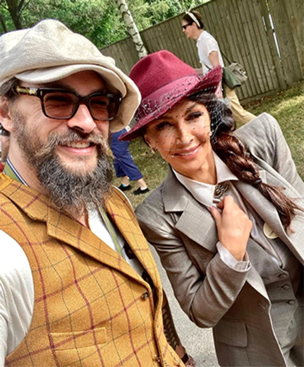 Jurata de la „Masked Singer” s-a pozat cu Jason Mamoa