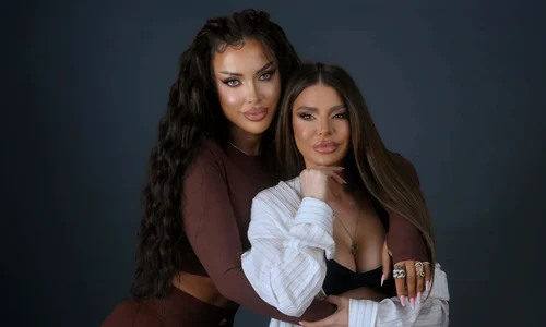Loredana Chivu și Anamaria Mocanu FOTO Facebook / Asia Express
