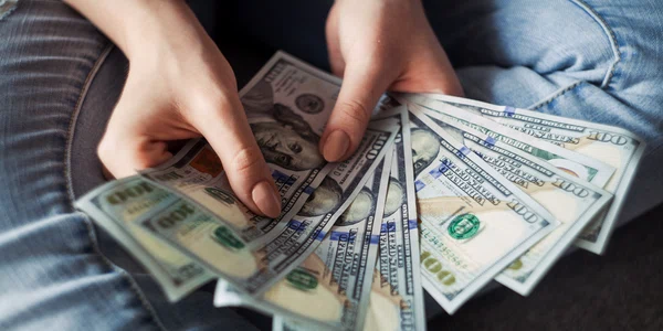 bani valuta dolari jpg