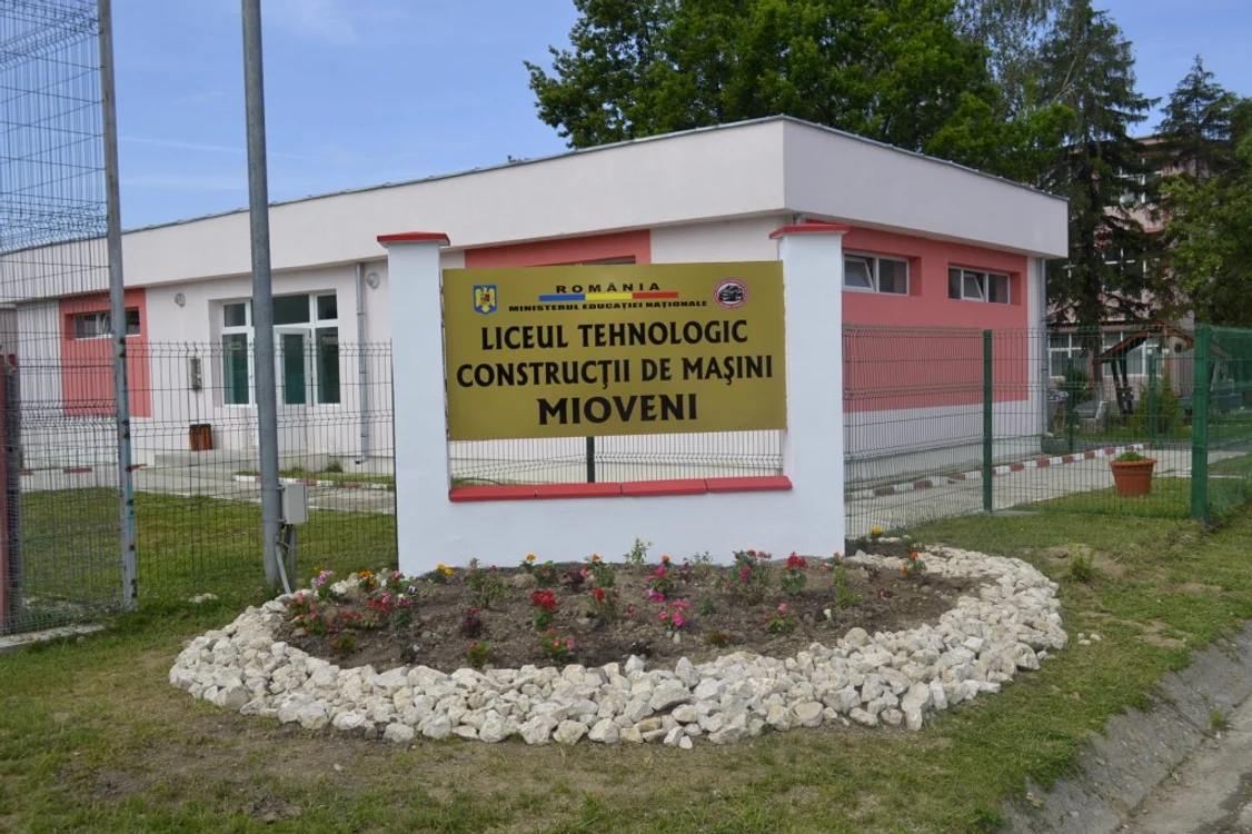 Liceul Tehnologic Construcții de Mașini Mioveni, unde a avut loc bătaia FOTO Facebook