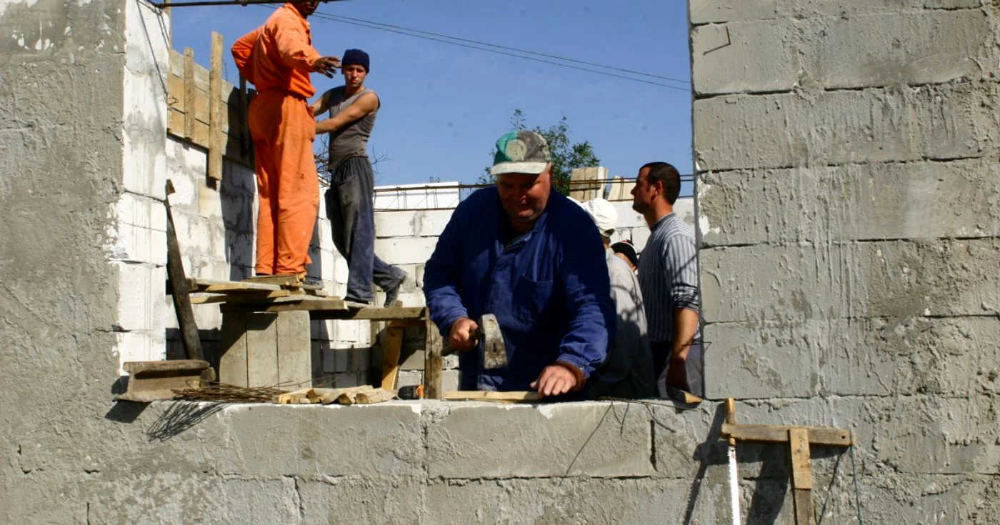 Zece posturi de zidari sunt disponibile în ultima ofertă a AJOFM pentru şomeri