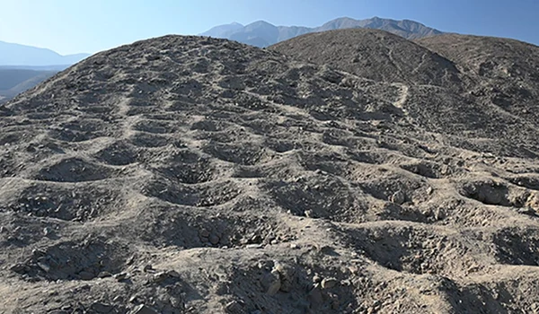 „Banda de Gropi” de pe Monte Sierpe (© C. Stanish; Antiquity Publications Ltd; CC BY 4.0)