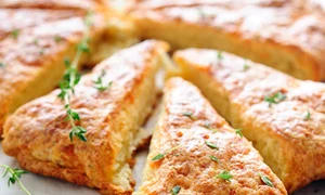 biscuiti cu branza jpeg