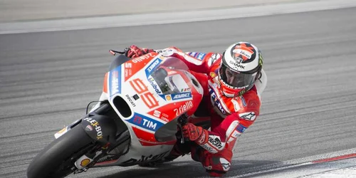 Spaniolul Jorge Lorenzo de la echipa Ducati e surprins în timpul testelor MotoGP pe circuitul de la  Sepang în Kuala Lumpur Malaezia FOTO Guliver / Getty Images / Mirco Lazzari 