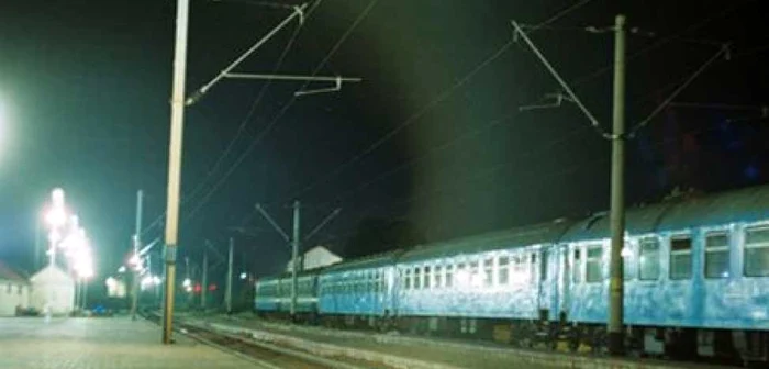 Trenurile ajung, cu greu, la destinaţii