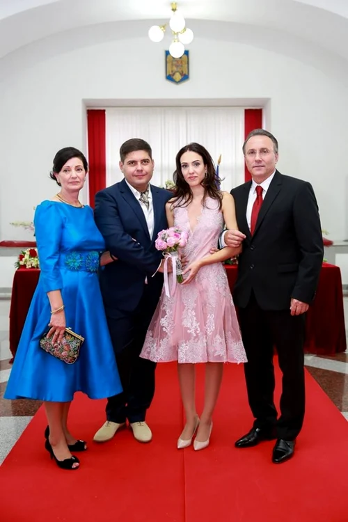 Ilinca Nichita alături de soţul ei, Cosmin Livezeanu Foto Arhivă Personală