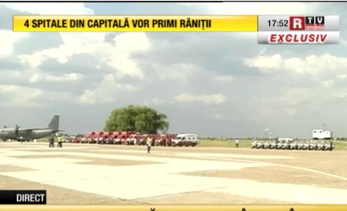 Primul avion cu răniţi din Muntenegru a sosit pe Otopeni marţi după-amiază, în jurul orei 17.50. (captură RTV)