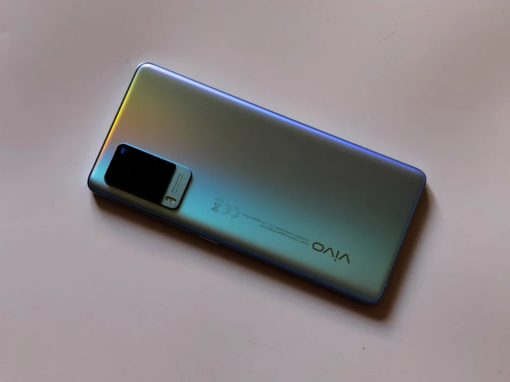 vivo X60 Pro spate FOTO Adrian Pogîngeanu