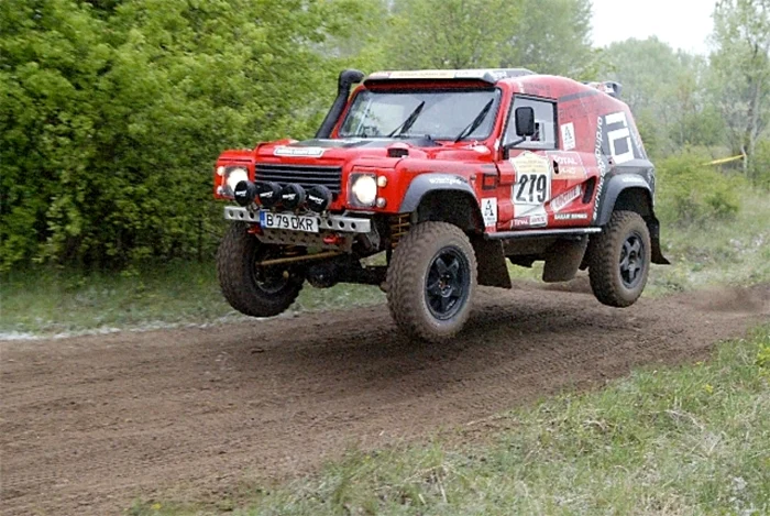 Organizatorii sunt pasionaţi de ani de zile de acest sport fiind şi gazdele etapelor TransCarpathic Rally, Carpatica Rally Raid, concurenţi la numeroase ediţii locale şi naţionale de rally-raid