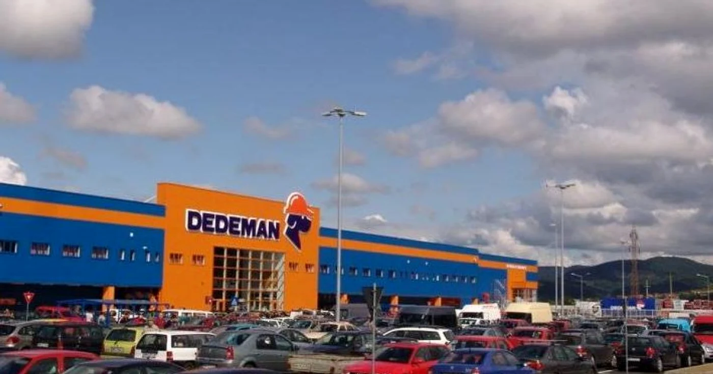 Dedeman dă pe terenul din Băneasa cât pe un magazin nou-nouţ, la cheie