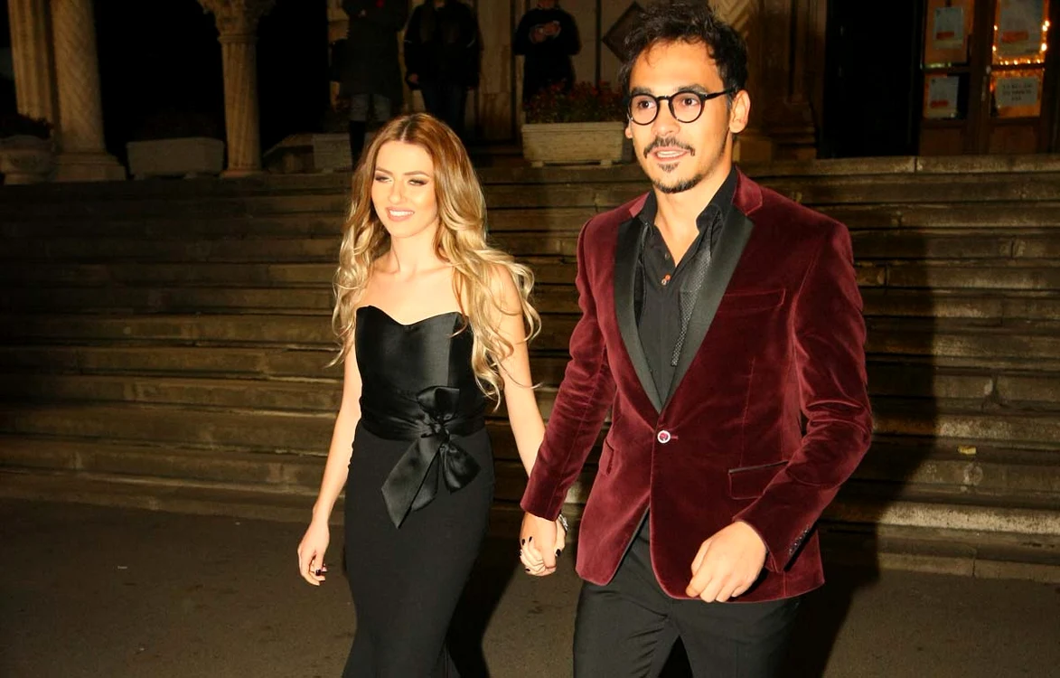 
    Răzvan Simion (35 de ani) și Lidia Buble (22 de ani), la prima lor apariție oficială, 8 noiembrieFoto: Sever Gheorghe  