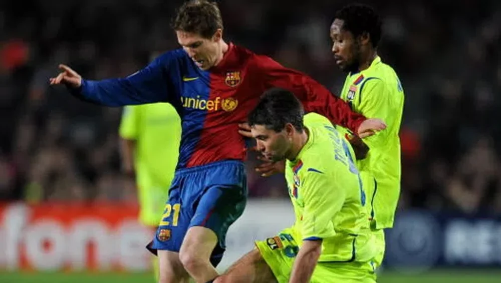 Un fotbalist de la Barcelona, prins că își punea alcool în sticla de Gatorade. În România, Buia turna vin în loc de suc