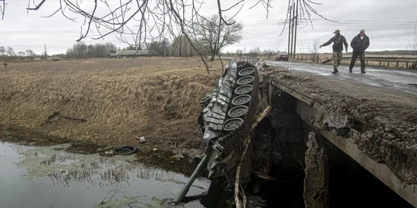 Razboi Ucraina Rusia morti raniti refugiati 15 -16 aprilie 2022 FOTO EPA-EFE