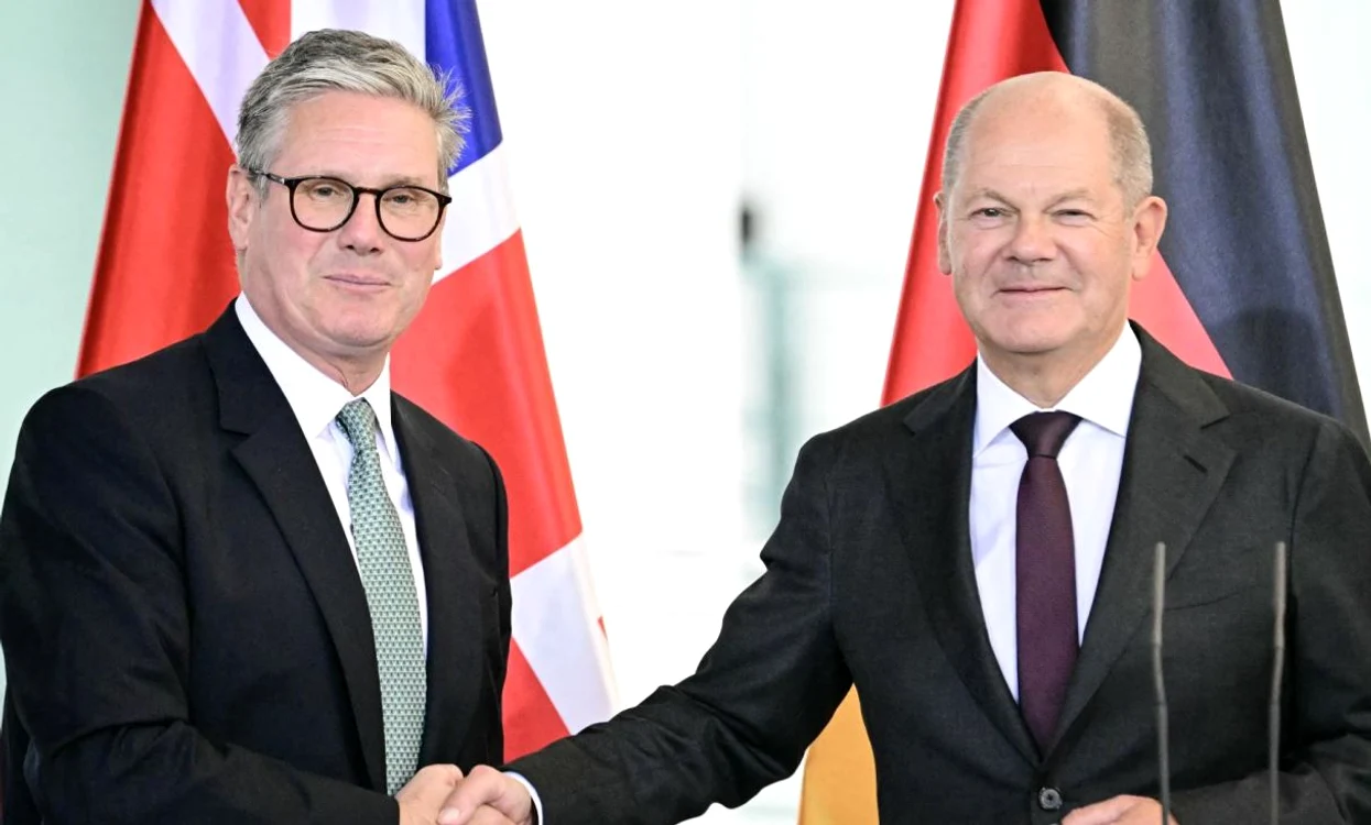Premierul britanic Keir Starmer si cancelarul german Olaf Scholz FOTO AFP