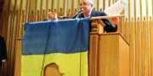 Iliescu i-a îndemnat pe revoluţionarii de sub aripa sa să-şi apere Revoluţia  