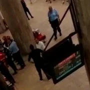 Tentativa suicid metrou Unirii FOTO captura video
