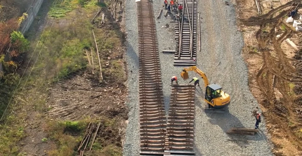 Familia Umbrărescu readuce la viață combinatul Oțelu Roșu, după ani de stagnare. Se pregătește reluarea producției de fier beton și sârmă