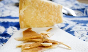 Coaja de la parmezan poate fi refolosita, foto Shutterstock jpg