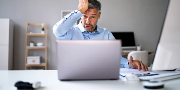Laptop - frauda online FOTO Shutterstock 