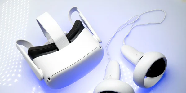 Casca realitate virtuala Oculus Facebook FOTO Shutterstock