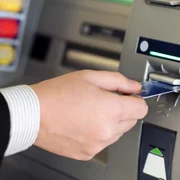 bancomat FOTO Shutterstock