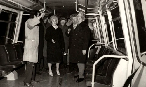 Calendar 16 noiembrie: 1979   S a dat în folosință, experimental, primul tronson al metroului din București, între stațiile Timpuri Noi și Semănătoarea jpeg