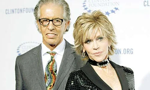 Jane Fonda (76 de ani)  nu s a dezlipit nici  o clipă de Russell  Crowe (50 de ani)  pe platourile  de filmare (Fotografii: Reuters) jpeg