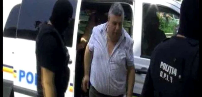 Nicolae Puiuleţ la momentul reţinerii de către procurori