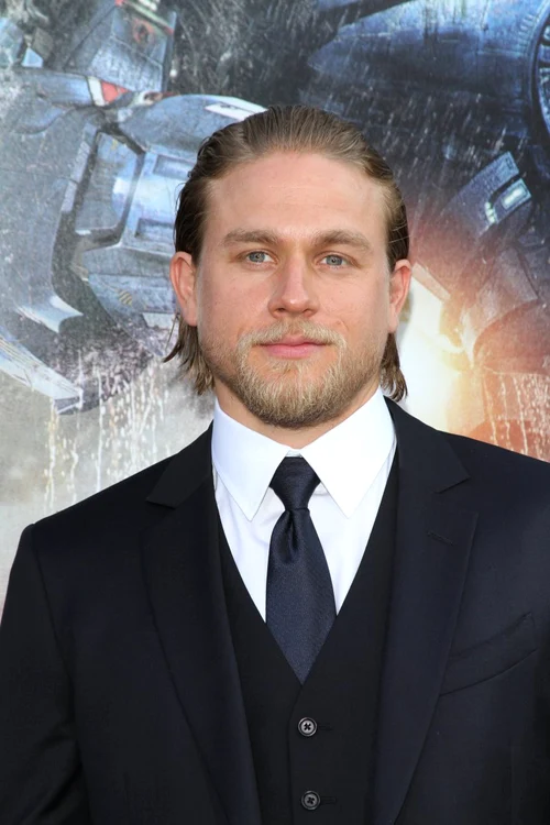 charlie hunnam wenn20499797 jpeg