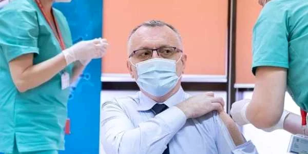Sorin Campeanu vaccin foto news ro