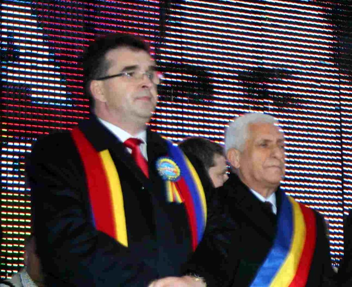 Oprişan şi Bacinschi mai vor şi al patrulea mandat