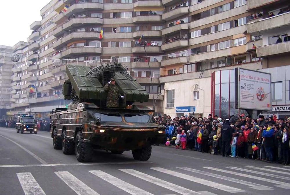 Paradă militară de Ziua Națională, la Alba Iulia FOTO Adevărul