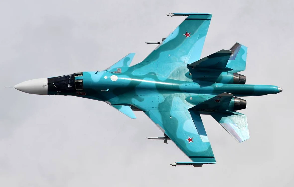 Avion militar SU-34