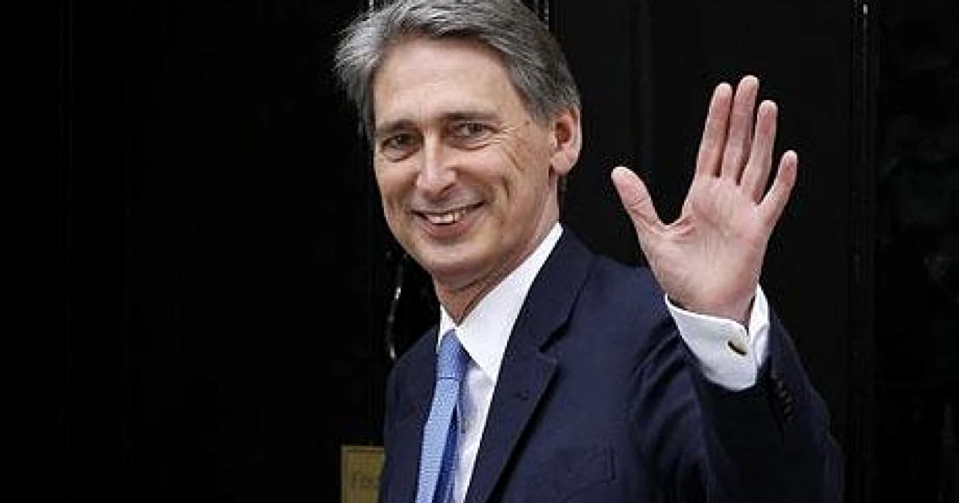 Ministrul de Externe Philip Hammond spune că "viitorul relaţiei noastre cu UE (este) fără îndoială problema strategică cea mai importantă cu care se confruntă ţara în prezent"
