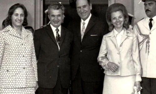 Ceauşescu, despre rolul femeii în politică  Contre cu Isabel Peron jpeg